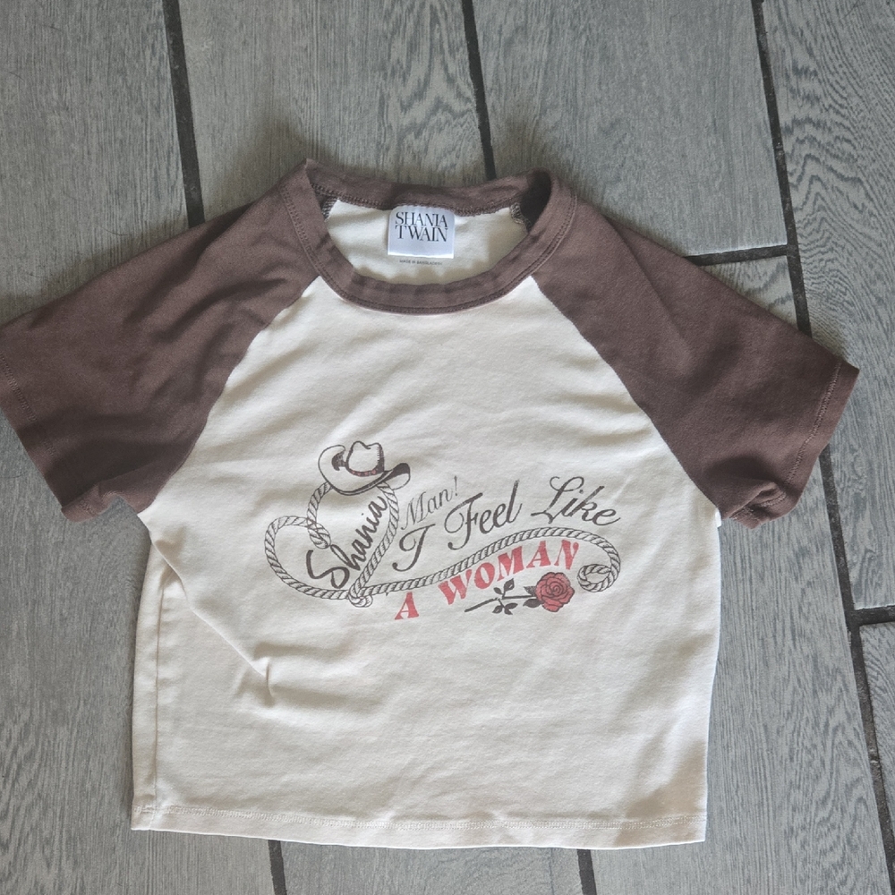 Shania Twain “I Feel Like a Woman” Graphic Baby Tee – Size Small T50